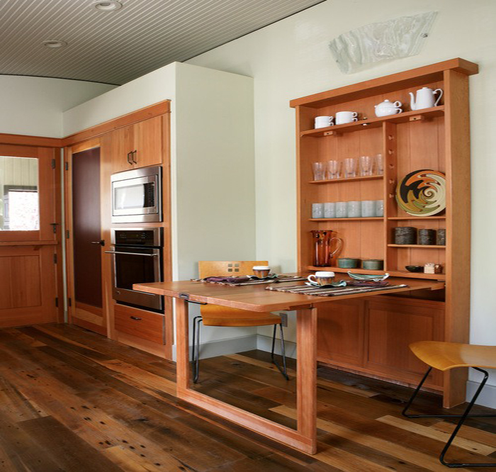 Không gian bếp sang trọng với bàn ăn thông minh gỗ sồi