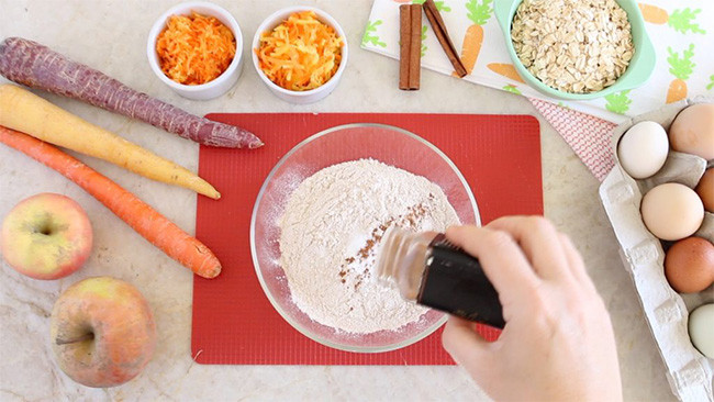 Cách làm bánh carot dinh dưỡng cho bé ăn dặm