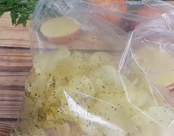 Cách làm bimbim khoai tây mỏng giòn vị rong biển