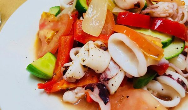 Công thức nộm mực ớt chuông chua ngọt