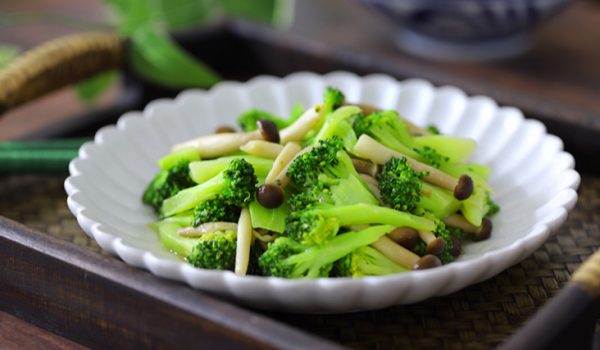 Bí quyết xào rau vừa xanh vừa giòn