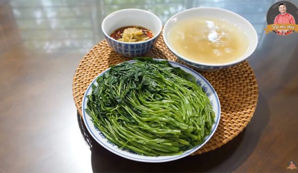 Cách luộc rau muống xanh giòn